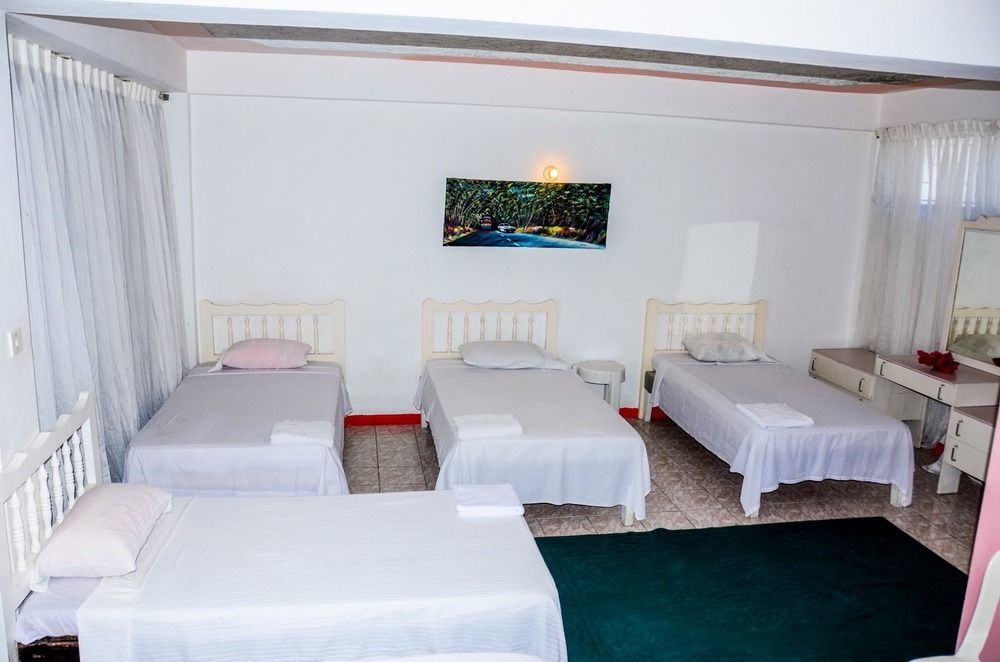 Marine View Hotel Очо-Ріос Екстер'єр фото